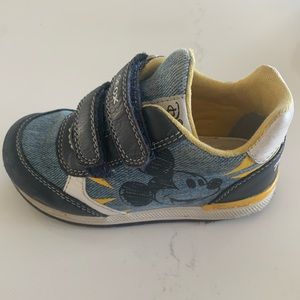 Toddler boys Geox Mickey Mouse shoes